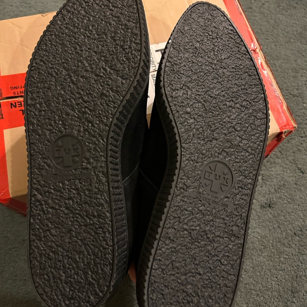 T.U.K Men's Black Suede Buckle Loafers - Picture 5 of 5